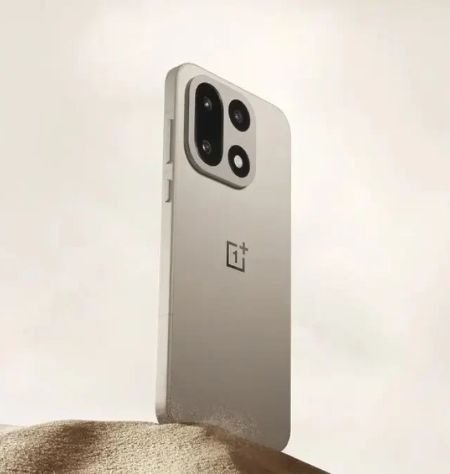 OnePlus 15 triple 50MP camera setup with DetailMax imaging engine