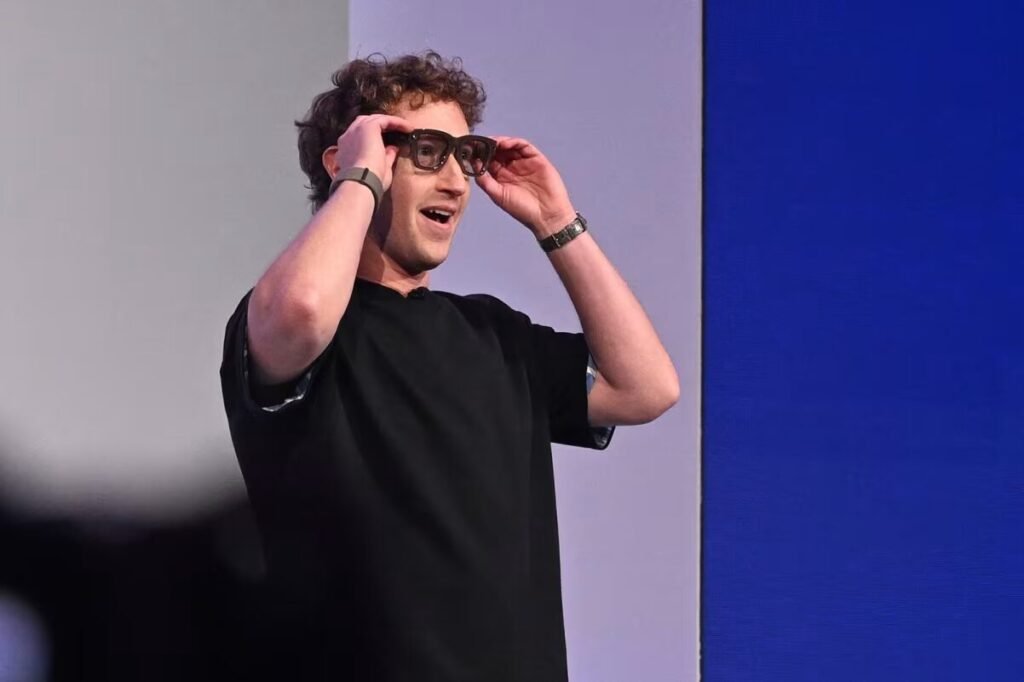 AI-powered wearable tech | AR glasses with display