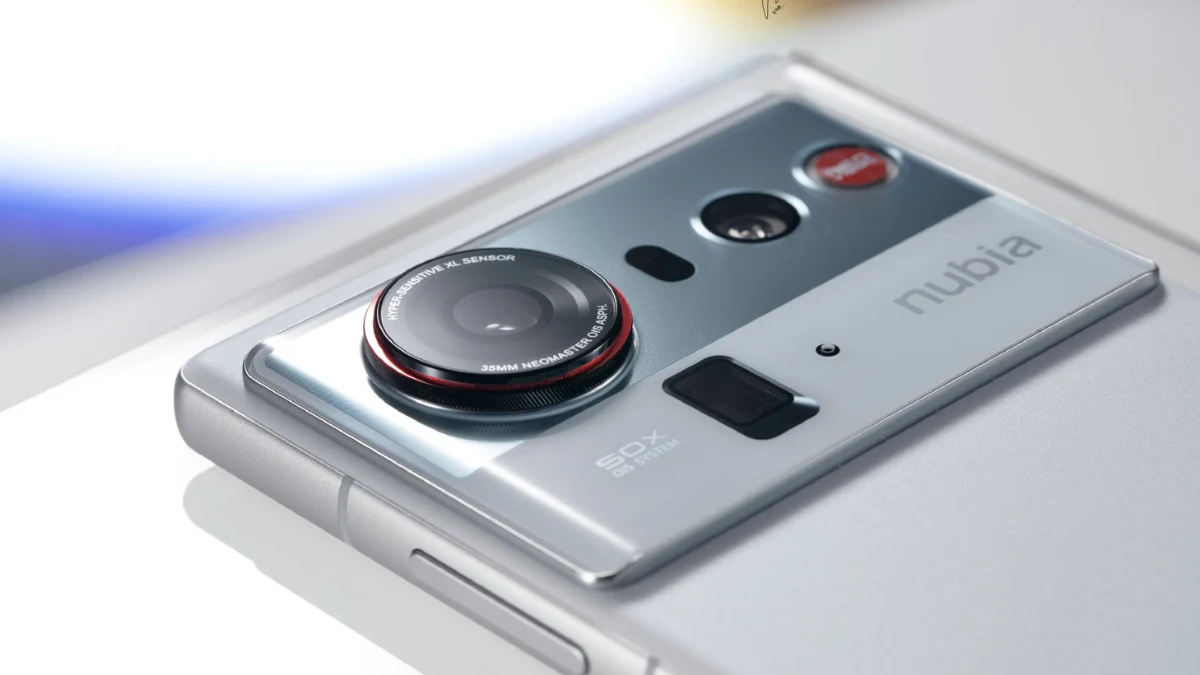 Nubia Z80 Ultra 6.8-inch AMOLED display with under-display camera
